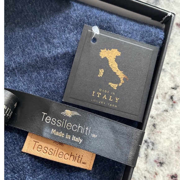 Tessilechiti 1967 Navy Blue Scarf Made in Italy Luxury Yarn Wool Cashmere Blend - Picture 2 of 3